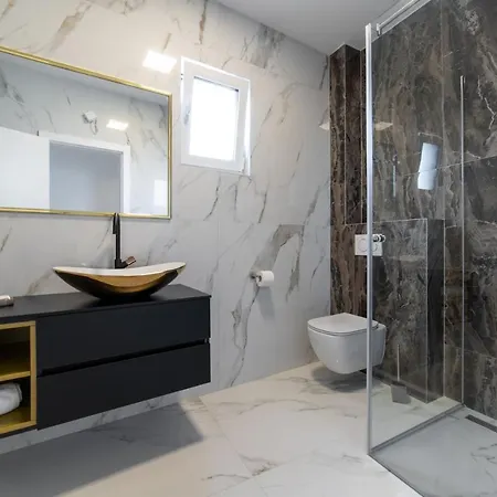 Luxury Vagabundo 2 Free Parking Apartment Trogir